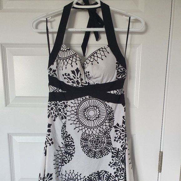 Majora - black and white halter style dress (Small) - Picture 1 of 5